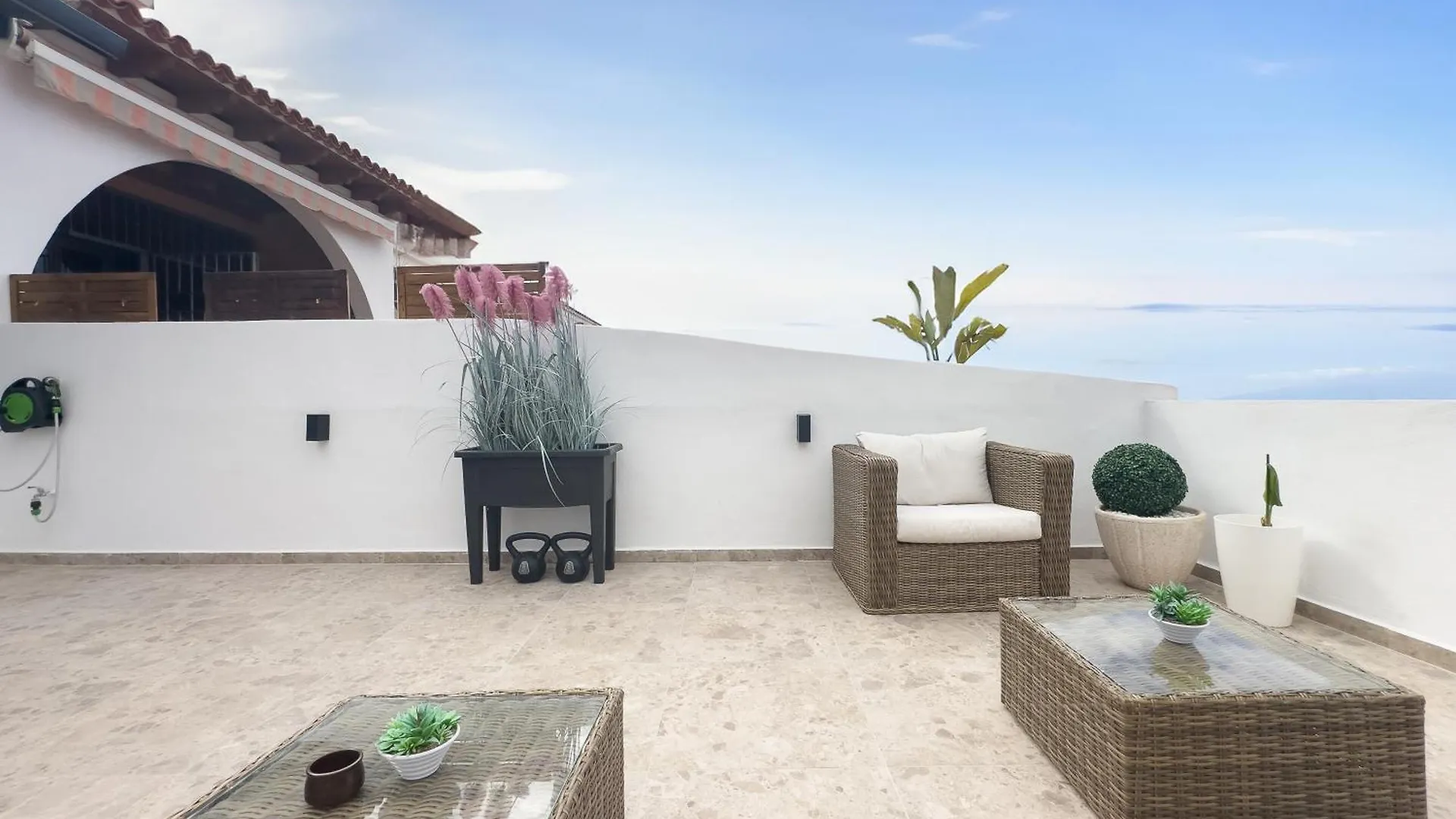 Luxury Ocean View Apartment Costa Adeje  アデヘ