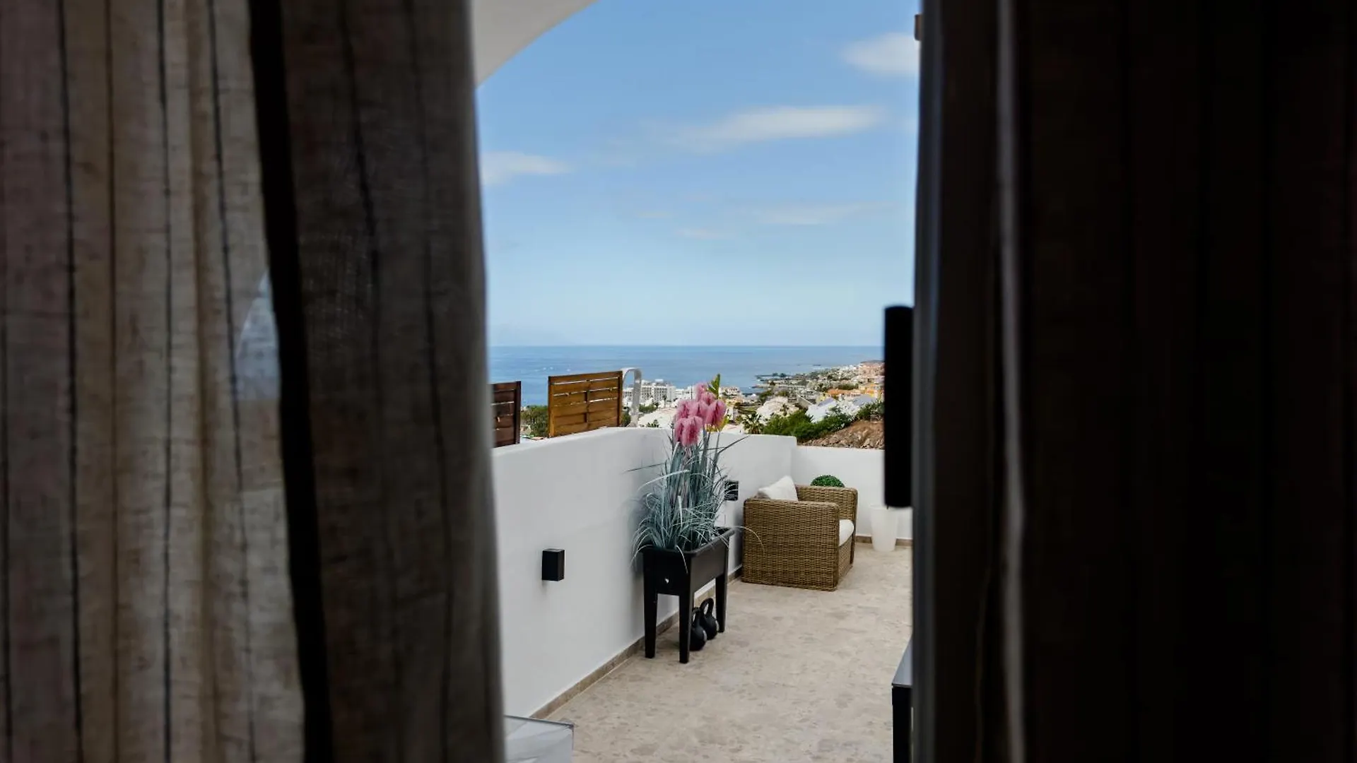 Luxury Ocean View Apartment Costa Adeje  アデヘ
